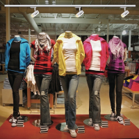 Однофазный светильник для шинопровода с лампочкой Novotech 370413+Lamps