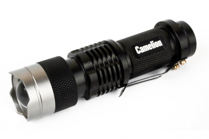 Ручной светодиодный фонарь на батарейках. Дистанция освещения - 400м. 3 режима работы. Camelion LED5135 (12915)
