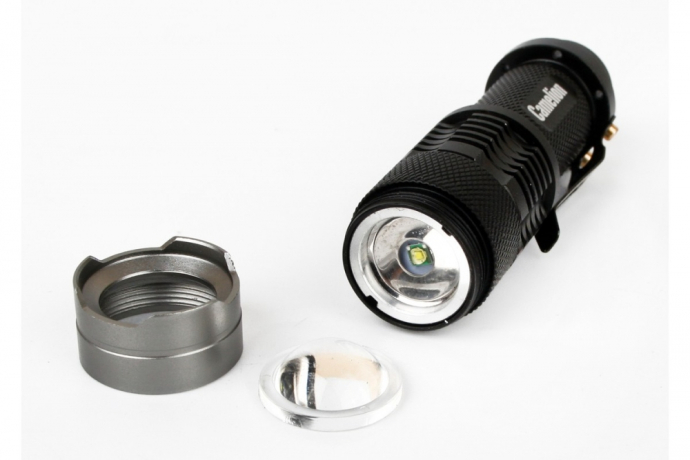 Ручной светодиодный фонарь на батарейках. Дистанция освещения - 400м. 3 режима работы. Camelion LED5135 (12915)