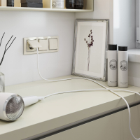 Розетка влагозащищенная с заземлением и со шторкой, без рамки с крышкой Werkel слоновая кость W1171203