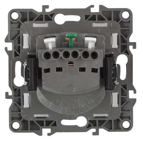 Розетка ЭРА 12 2P E Schuko со шторками 16A 250V 12-2102-03 Б0014689