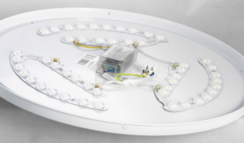 Потолочная светодиодная люстра с пультом д/у Lussole Lgo Moonlight LSP-8317 